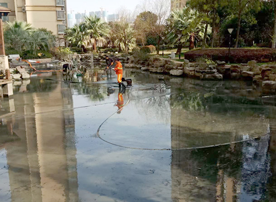 石嘴山景观池淤泥清理