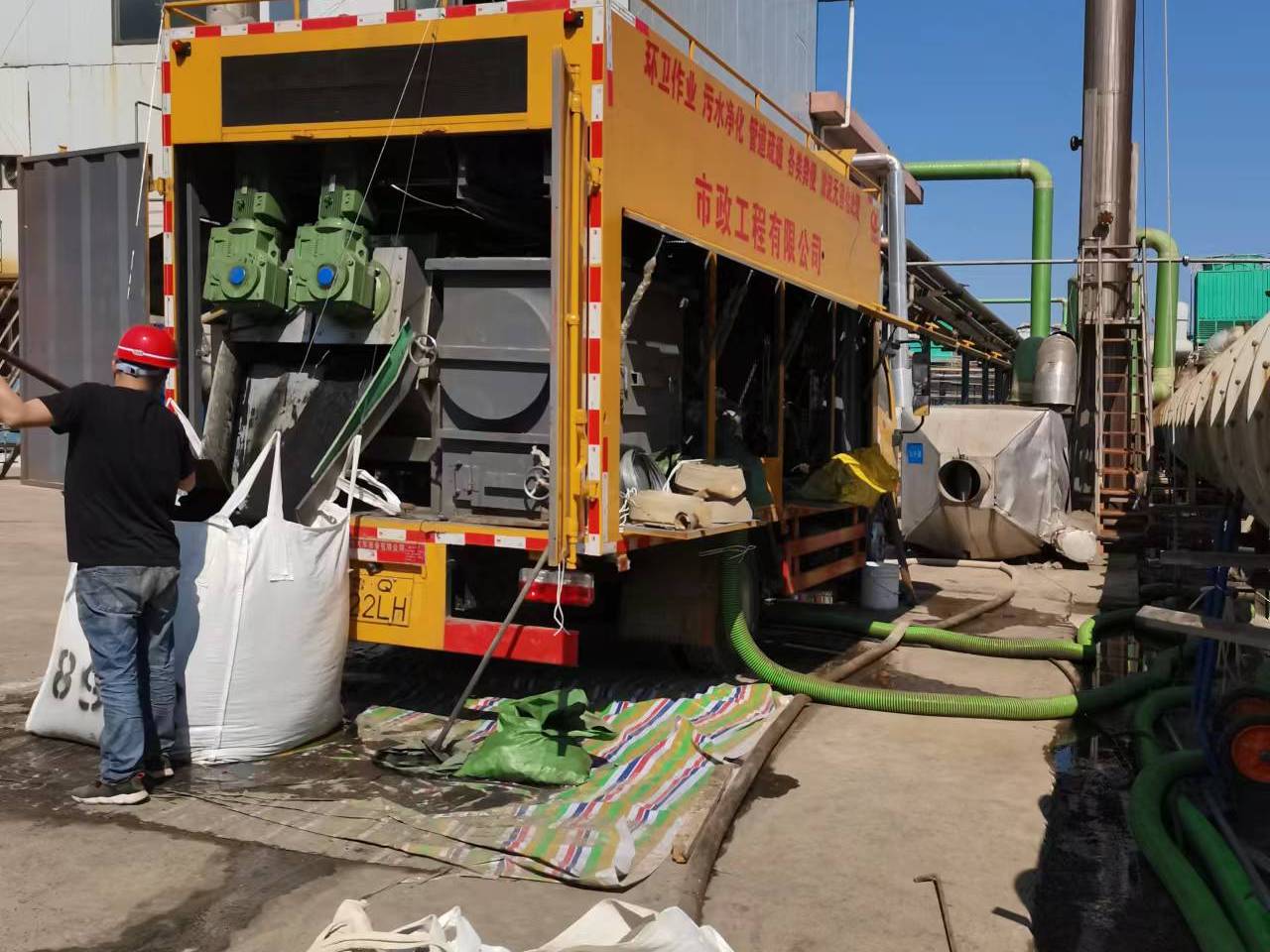 石嘴山淤泥压干处理